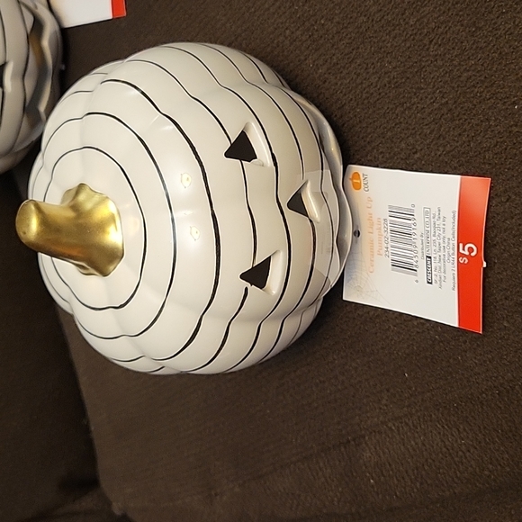 CERAMIC LIGHT UP PUMPKIN 🎃 - Picture 6 of 16